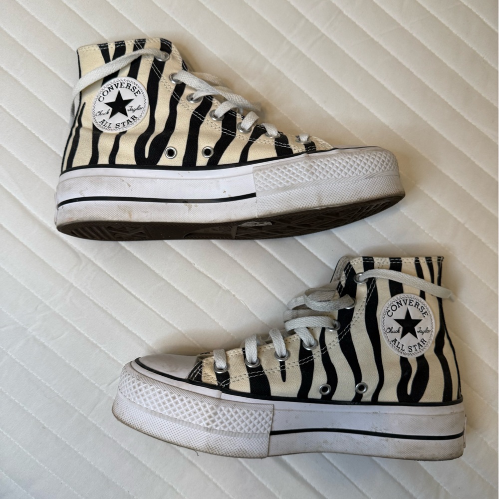 Zebra Converse
